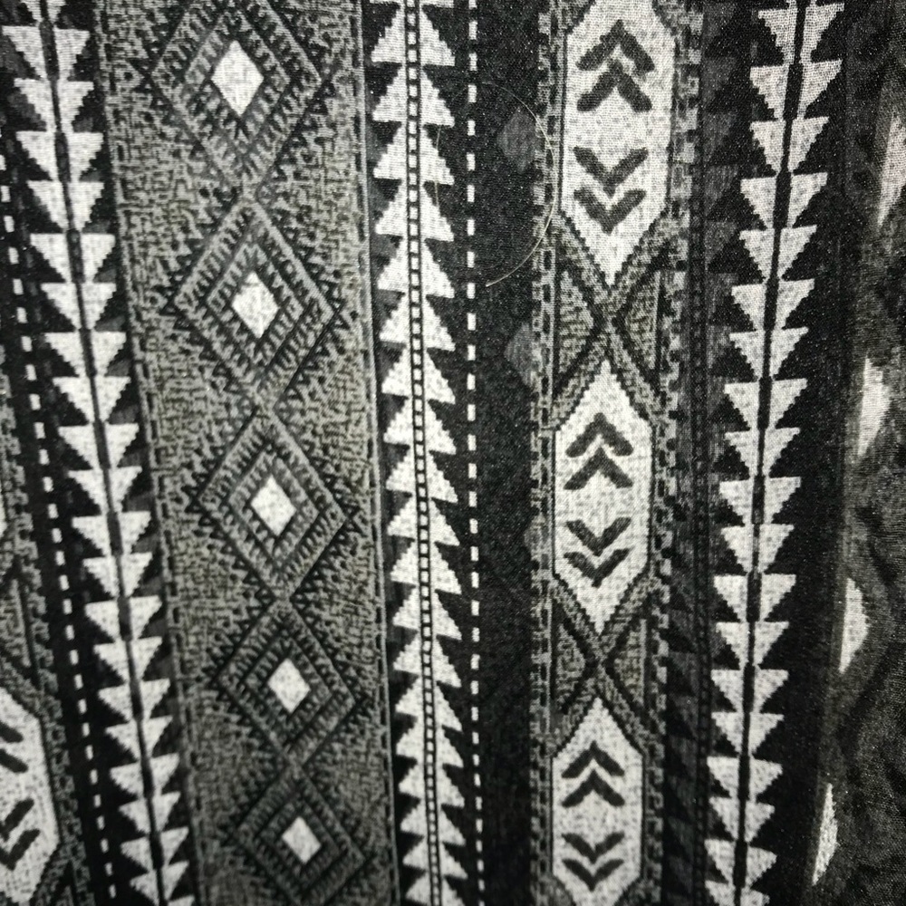 Patterned top - Picture 2 of 2